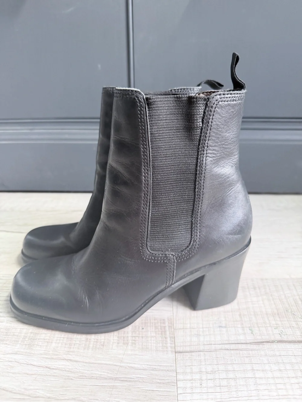 Nine West Black Leather Chelsea Block Heel Ankle Boots